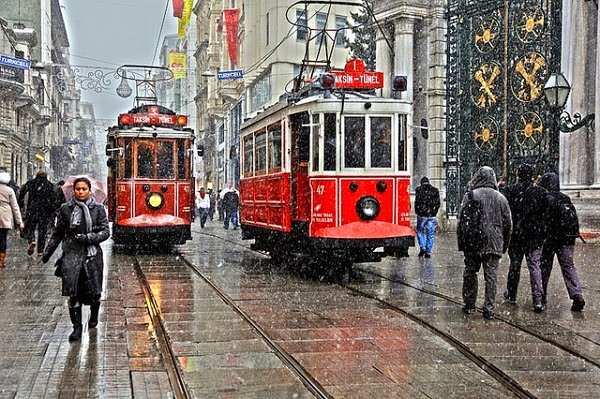 شارع-استقلال-وميدان-التقسيم