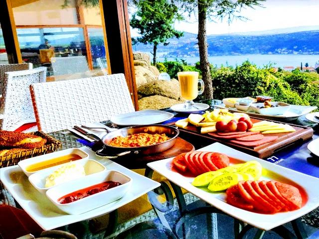 Restaurants Breakfast on the Bosphorus